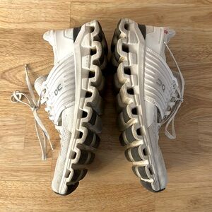 On CloudSwift sneaker